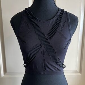 ALO Yoga Line Crop Top